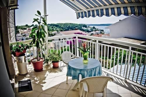 Apartments Slijepcevic Hvar Town Exterior foto